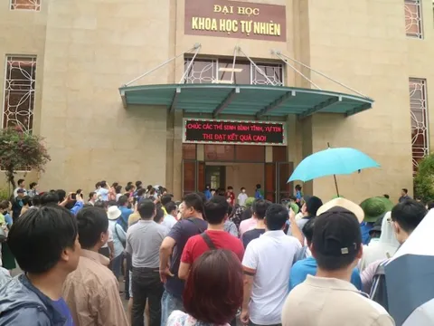 Trường THPT chuyên ra đề thi khó ‘sốc nhiệt’ công bố điểm chuẩn lớp 10