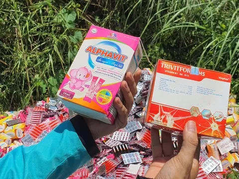 Giám đốc nói lý do vứt bỏ hàng nghìn hộp thực phẩm chức năng ở TPHCM