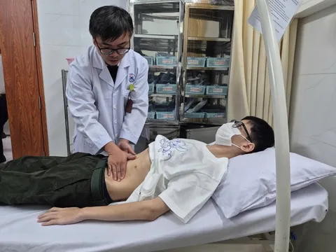 Bỏ ăn để chơi game suốt ngày đêm, nam thanh niên phải phẫu thuật khẩn cấp