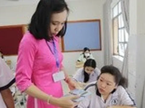 Ngày đầu chấm thi lớp 10 ở TP.HCM: Đã có điểm 10 môn toán