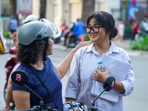 Tuyển sinh lớp 10: Suất vào trường công giảm nhiệt