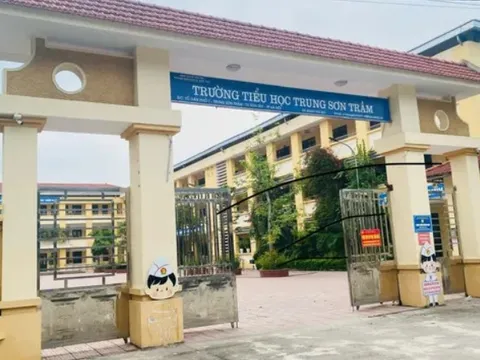 Lùm xùm giáo viên quấy rối đồng nghiệp; Đề Toán chuyên lớp 10 ở Vĩnh Phúc có sai sót