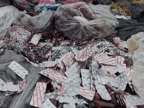 Thuốc còn nguyên vỉ và hạn sử dụng vứt bên đường, Sở Y tế Đà Nẵng nói gì?