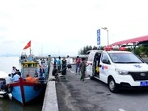 Tăng thêm phương tiện cấp cứu ngoại viện: Không để cấp cứu đường thủy bị lãng quên