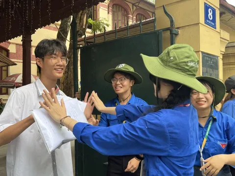 Cha mẹ cần làm gì để ‘chống sốc’ nếu con trượt lớp 10?