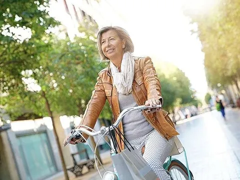 Đạp xe có thể giảm nguy cơ mắc bệnh mất trí nhớ Alzheimer
