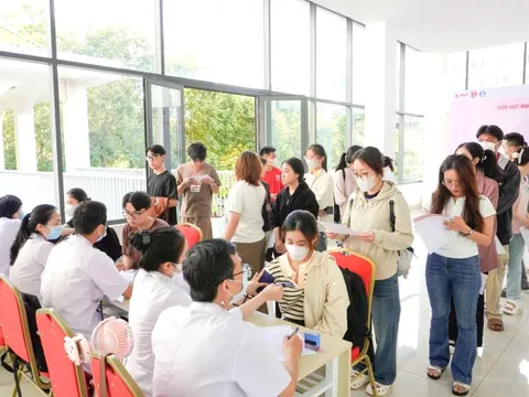 Hơn 500 tình nguyện viên tham gia hiến máu tại trường ĐH Y Dược Buôn Ma Thuột