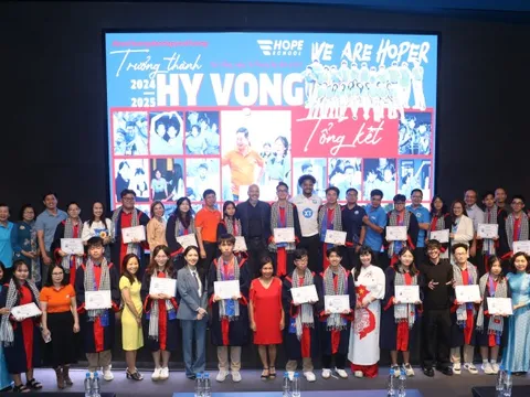 21 học sinh trường Hy vọng làm lễ trưởng thành: Trái ngọt sau hành trình yêu thương