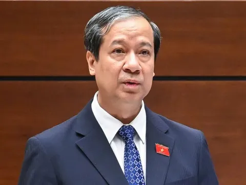 Bộ trưởng Giáo dục phản hồi lo ngại về tuyển sinh ồ ạt