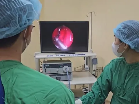 Bị u nhầy ăn thủng xương ổ mắt, người đàn ông vẫn chủ quan tự mua thuốc điều trị