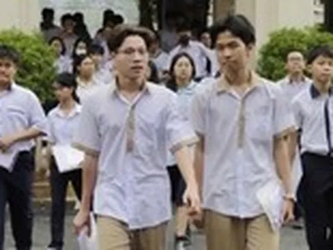 Tuyển sinh lớp 10 ở TP.HCM: Bất ngờ điểm thi môn toán