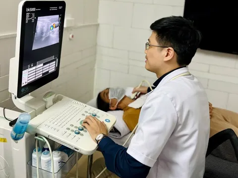 Ung thư tuyến giáp tăng nhanh ở phụ nữ trẻ: Nhận biết sớm để không 'chạy sau bệnh'