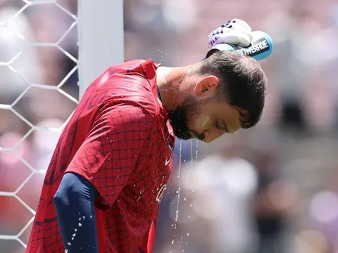 Nắng nóng tàn phá FIFA Club World Cup, hành hạ cầu thủ và người hâm mộ