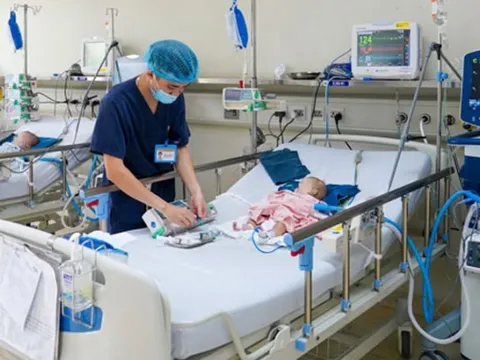 Bé gái 16 tháng tuổi nguy kịch vì mẹ nấu ăn bằng.... nước giếng