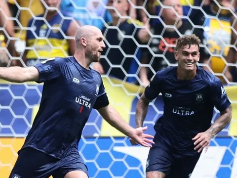 Thầy giáo kiếm được 1 năm tiền lương nhờ ghi bàn tại FIFA Club World Cup