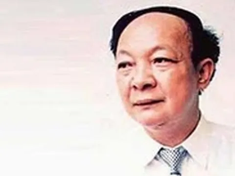 Nhà thơ Nguyễn Đức Mậu nói gì khi bài thơ Nếp nghĩ của ông vào đề thi tốt nghiệp THPT?