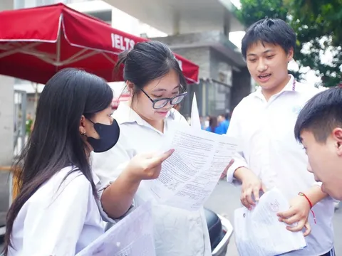 Đề thi Môn Giáo dục kinh tế và Pháp luật, cập nhật đáp án các mã đề thi