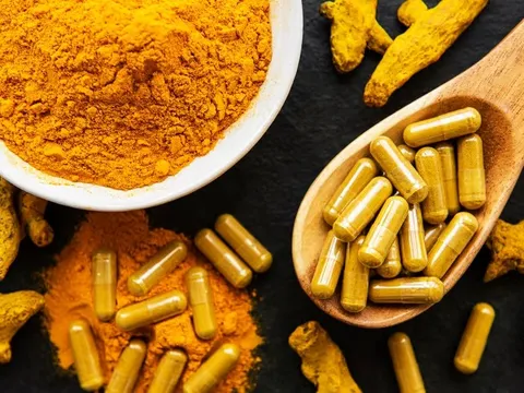 Có thể 'hỏng hết gan' nếu lạm dụng trà xanh và nghệ