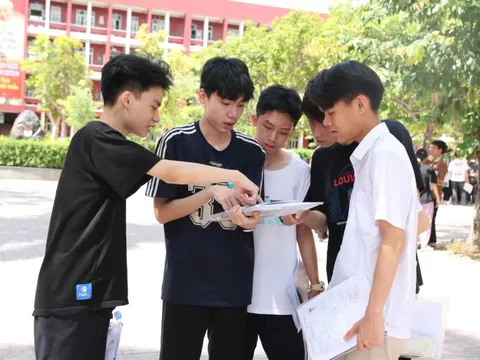 Hỏng xe giữa đường, thí sinh 'quẹo vào' điểm thi gần nhất và cái kết bất ngờ