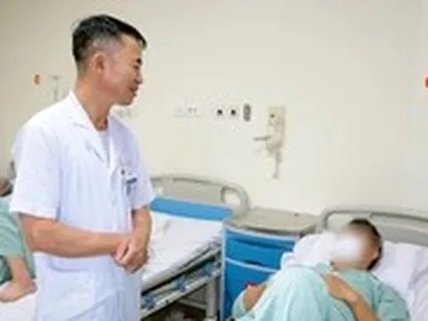 Nhập viện vì bị cánh quạt drone chém khi đang phun thuốc trừ sâu