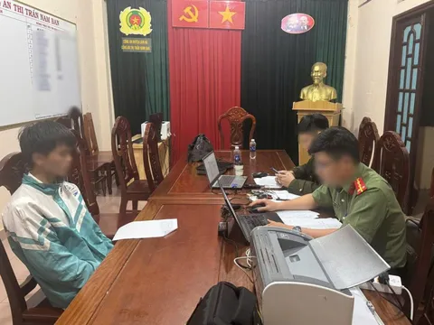 Xử lý thí sinh dùng thiết bị công nghệ cao làm lọt đề Ngữ Văn