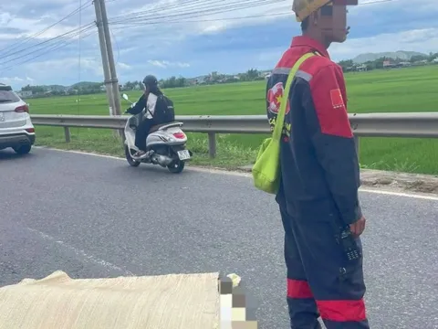 Nghi án đâm bạn gái trọng thương rồi lao vào xe tải tự vẫn