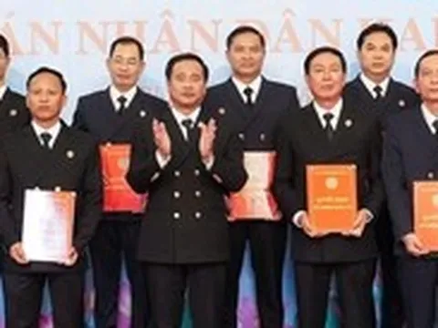 Bổ nhiệm 19 chánh án và 96 phó chánh án tòa án khu vực tại TP.HCM