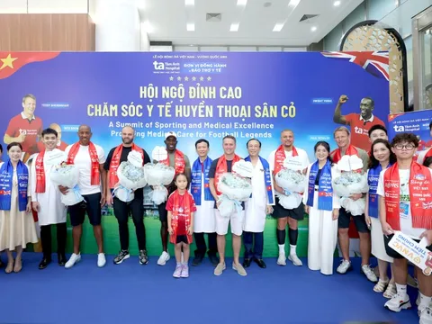 BVĐK Tâm Anh đón các huyền thoại bóng đá Anh đến hồi phục thể lực, chăm sóc sức khỏe