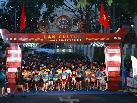 Hàng trăm runner đua tài, khám phá văn hóa M'nông, hướng về cộng đồng