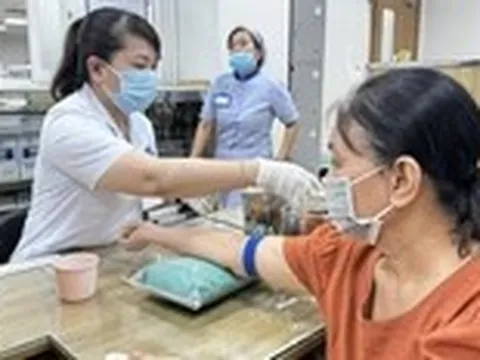 Thói quen ăn mặn, lười vận động: 'thủ phạm' âm thầm gây loãng xương