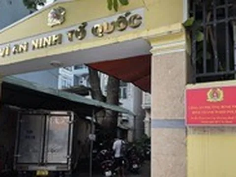 Nhiều trụ sở công an ở TP.HCM đổi bảng tên phường mới