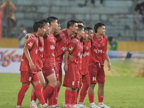 Văn Quyết lập cú đúp, giúp Việt Nam All Stars đánh bại các huyền thoại MU