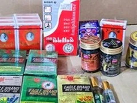 Bắt cặp vợ chồng sản xuất 70.000 chai 'dầu gió con ó' giả
