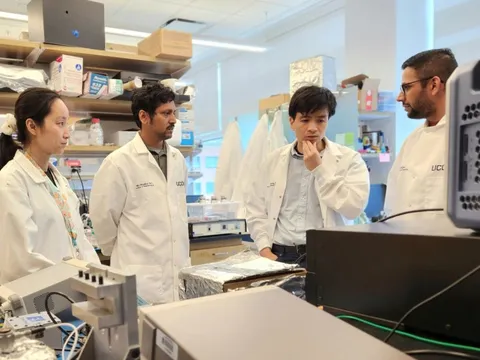 Nhà khoa học người Việt phát minh công nghệ mới giúp chữa lành thoái hóa khớp gối không cần phẫu thuật