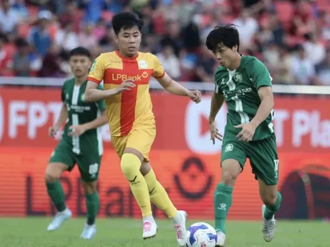 Công Phượng, Hoàng Đức toả sáng ở Gala V-League Awards 2024/25