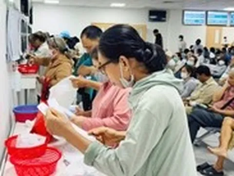 Từ 1-7, hơn 250 bệnh mạn tính được cấp thuốc đến 3 tháng/lần, ai cũng mừng