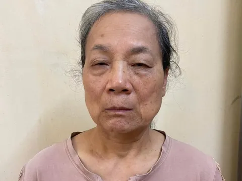 Bắt đối tượng đến toà án chửi bới rồi phát trực tiếp lên mạng xã hội