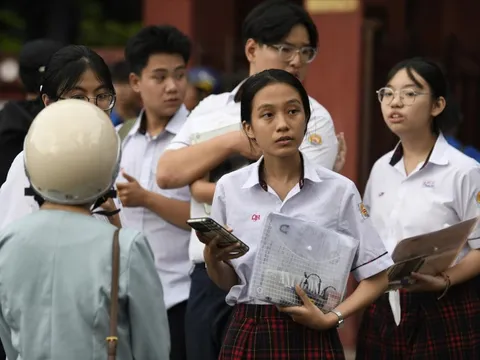 'Đề thi khó' nóng bỏng các diễn đàn: Quy trình ra đề thi cần được chuyên nghiệp hóa