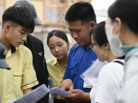 Đề thi Tốt nghiệp THPT khó 'bất thường': Có đảm bảo công bằng cho học sinh?