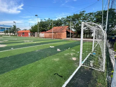 Trích xuất camera, làm rõ nguyên nhân bé trai tử vong tại sân bóng