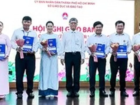 TP.HCM bổ nhiệm hàng loạt cán bộ ngành giáo dục