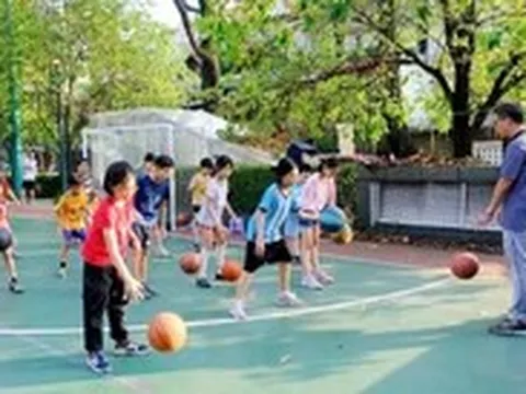 Giúp con 'cai' điện thoại