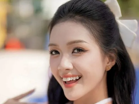 Nhan sắc đại sứ nghệ thuật của Hoa hậu Việt Nam khi làm MC giải Vô địch Pickleball Vietnam