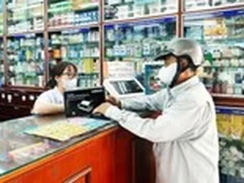 Long Châu hợp tác với OMRON mang thiết bị đo huyết áp tích hợp điện tâm đồ (ECG) đến người dùng Việt