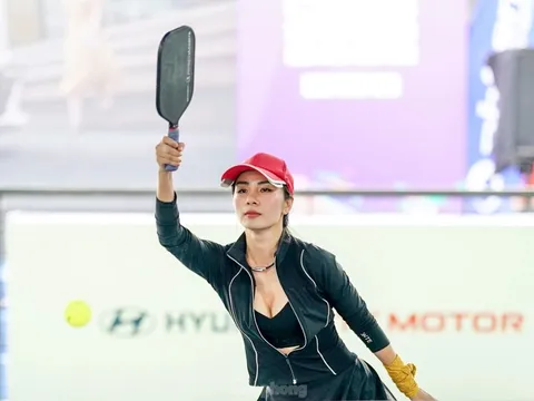 Nữ hoàng tốc độ Lê Nhàn khoe dáng tại giải Việt Nam Pickleball - Cúp Hyundai Thành Công 2025
