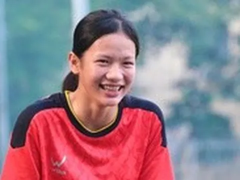 Thí sinh thi hát, kể chuyện, bật xa... tranh suất vào sư phạm