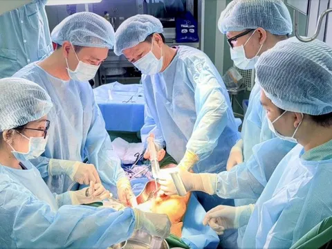 60 lần mổ để giữ tính mạng: Bi kịch thẩm mỹ từ Dubai về Việt Nam