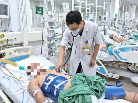 Kì tích 30 phút cứu sống bệnh nhân ngừng tim do điện giật