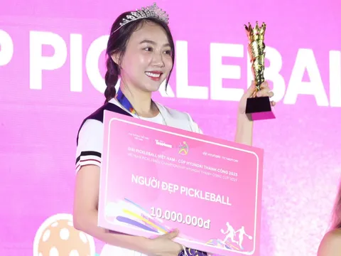 Diễn viên Huỳnh Hồng Loan được vinh danh Người đẹp Pickleball của Giải Pickleball Việt Nam 2025