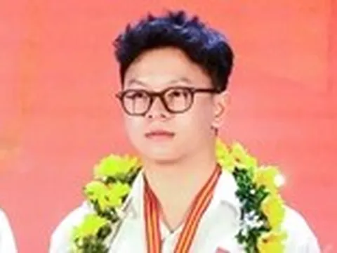 Nam sinh cấp THPT duy nhất đoạt giải nhất tin học văn phòng thế giới cấp quốc gia
